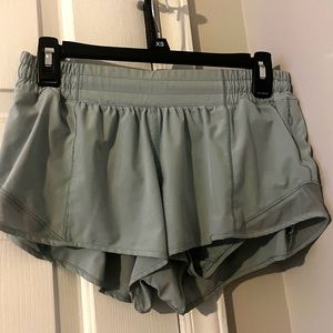 Lululemon Hazy Jade Hotty Hot Shorts 2.5
